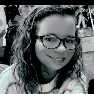 Meet your Posher, Kelli